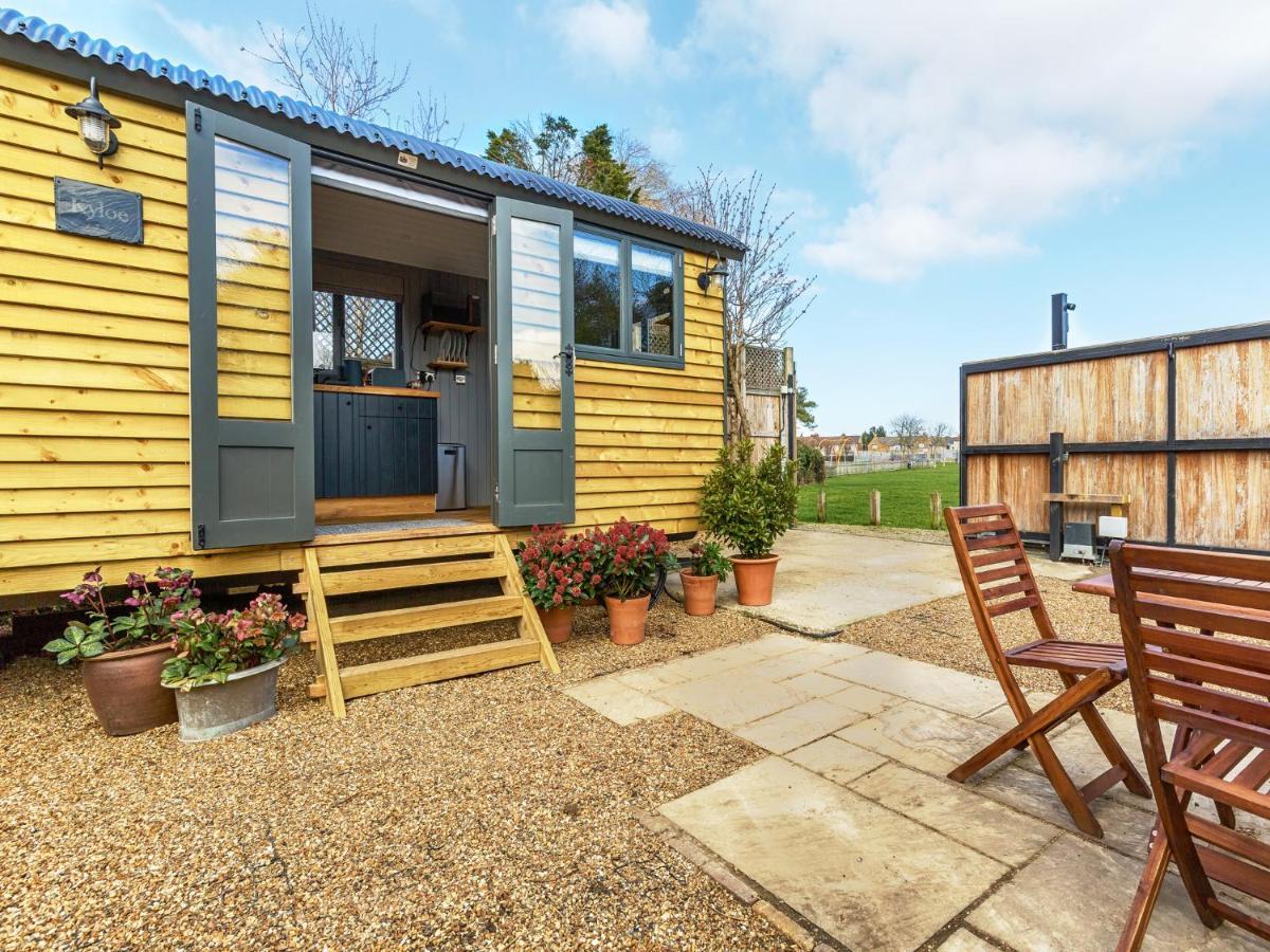 Willa Pass The Keys Whitstable Shepherds Hut Minutes From The Harbour Zewnętrze zdjęcie