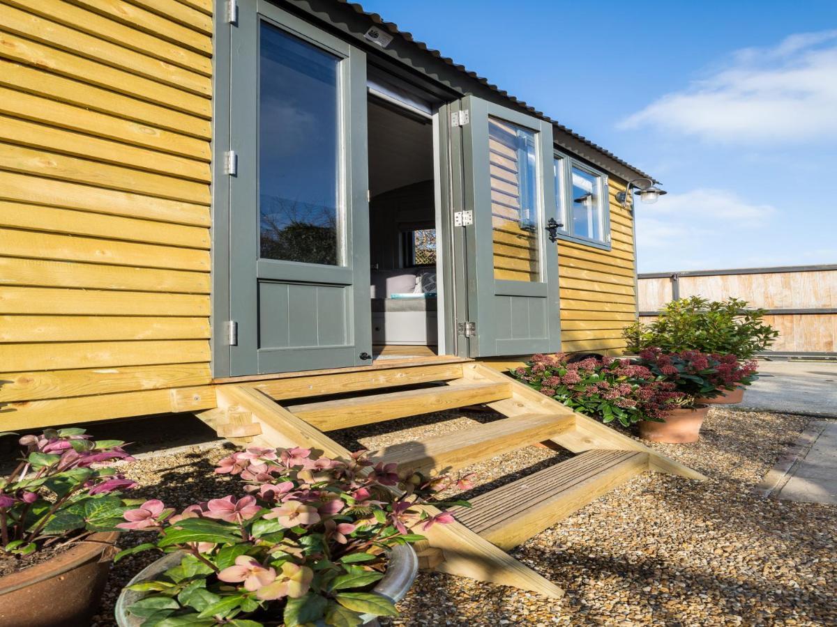 Willa Pass The Keys Whitstable Shepherds Hut Minutes From The Harbour Zewnętrze zdjęcie